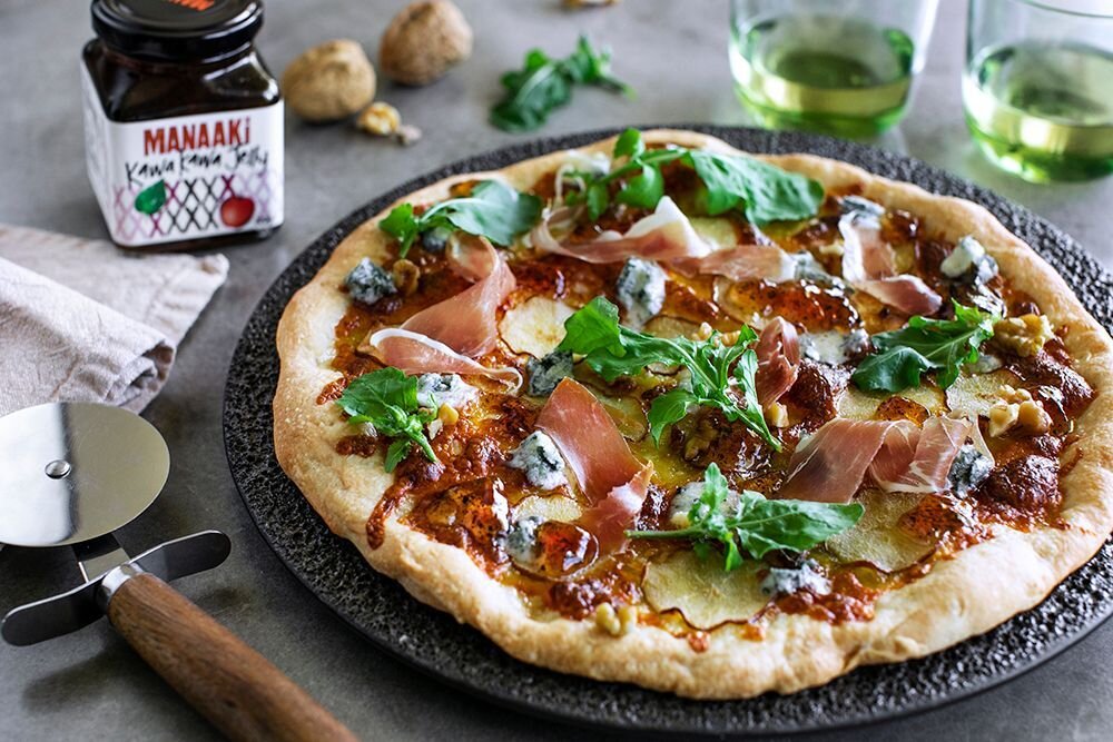 White Pizza with Pear, Gorgonzola and Prosciutto